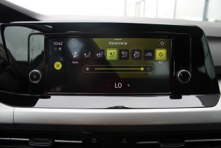 Volkswagen Golf 8 2.0 TDI DSG Life 