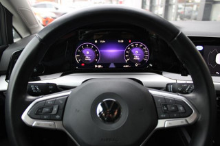 Volkswagen Golf 8 1.0 TSI Life 