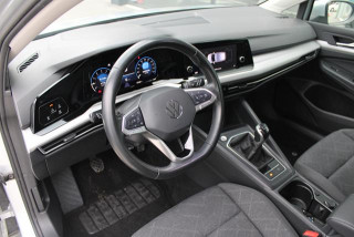 Volkswagen Golf 8 1.0 TSI Life 
