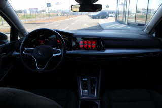 Volkswagen Golf 8 2.0 TDI DSG Life 