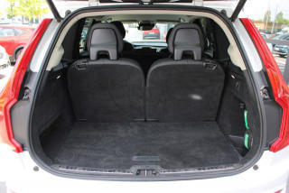Volvo XC90 2.0 B5 MOMENTUM PRO 