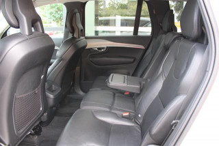 Volvo XC90 2.0 B5 MOMENTUM PRO 