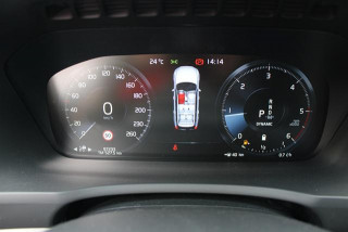 Volvo XC90 2.0 B5 MOMENTUM PRO 