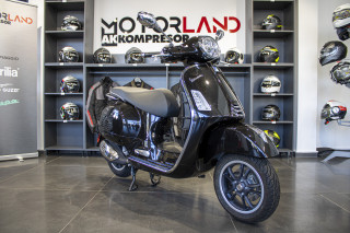 Vespa GTS 300 SUPER 