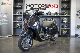 Vespa GTS 300 SUPER 