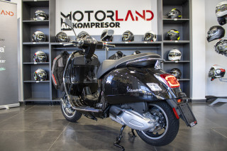 Vespa GTS 300 SUPER 