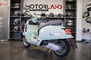 Vespa GTS 300 SUPER 