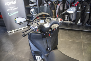 Piaggio MP3 300 Sport 