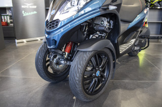 Piaggio MP3 300 Sport 