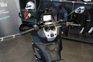 Aprilia SR GT 400 