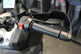 Aprilia SR GT 400 