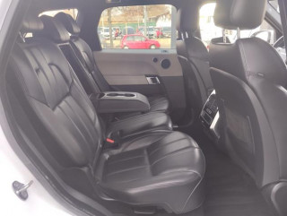Land Rover Range Rover Sport 3.0 HSE AUT 4WD