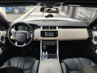 Land Rover Range Rover Sport 3.0 HSE AUT 4WD