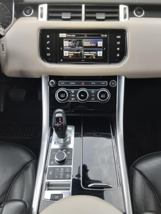 Land Rover Range Rover Sport 3.0 HSE AUT 4WD