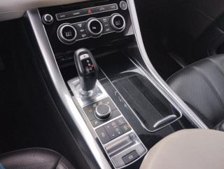 Land Rover Range Rover Sport 3.0 HSE AUT 4WD
