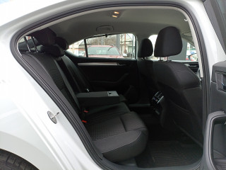Škoda Superb 2.0 TDI Ambition DSG