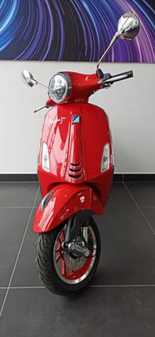 Vespa Primavera Red 50