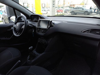 Peugeot 208 1.2 Active 