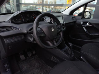 Peugeot 208 1.2 Active 