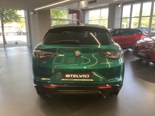 Alfa Romeo Stelvio 2.0 Petrol 280KS Q4 AT8 VELOCE
