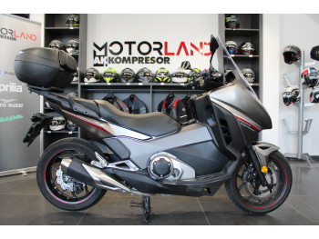 Honda Integra 750 