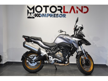 QJMOTOR SRT 700X 