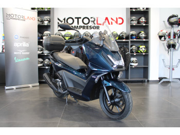 Kymco SkyTown 125 