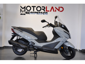 Kymco Xtown 300 