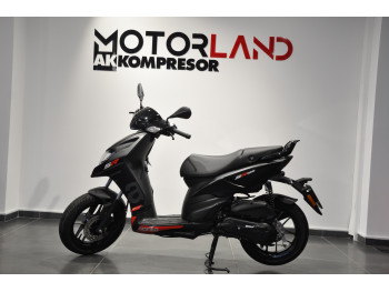 Aprilia SR 125 