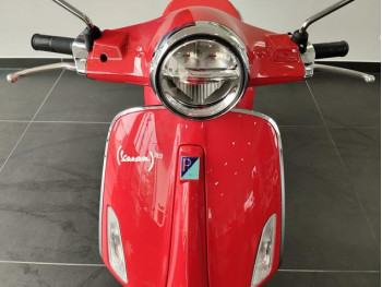 Vespa Primavera 50 Red 