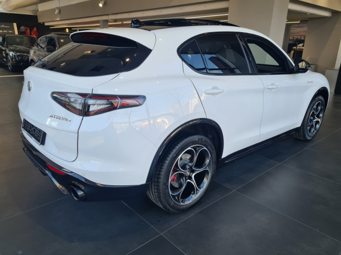 Alfa Romeo Stelvio 2.0 Petrol 280KS Q4 AT8 VELOCE 