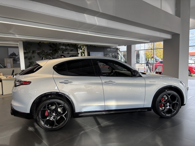 Alfa Romeo Stelvio 2.0 Petrol 280KS Q4 AT8 VELOCE 