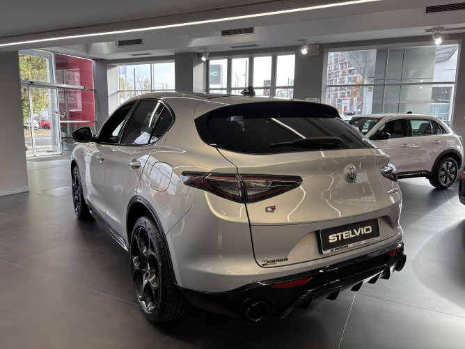 Alfa Romeo Stelvio 2.0 Petrol 280KS Q4 AT8 VELOCE 