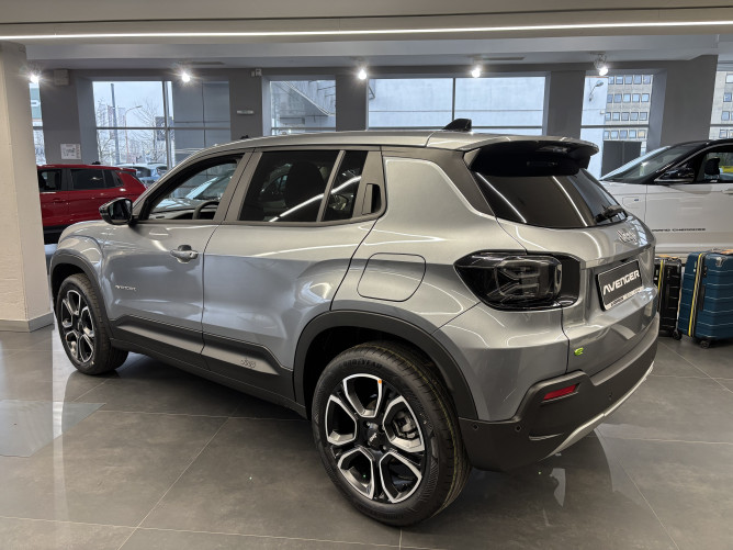 Jeep Avenger MHEV 1.2 100ks DCT6 Summit 