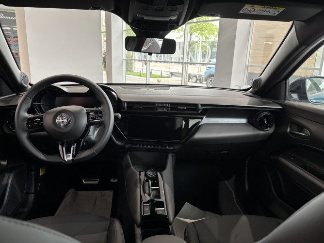 Alfa Romeo Junior 1.2 136ks MHEV DCT6 SPECIALE 