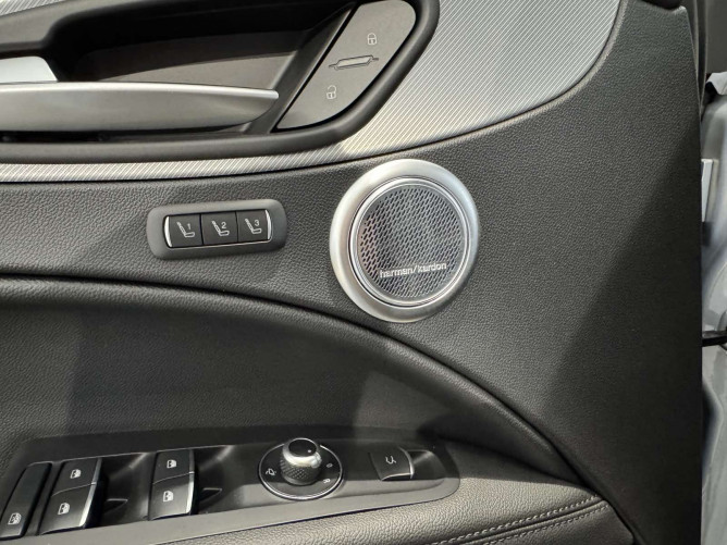 Alfa Romeo Stelvio 2.0 Petrol 280KS Q4 AT8 VELOCE 