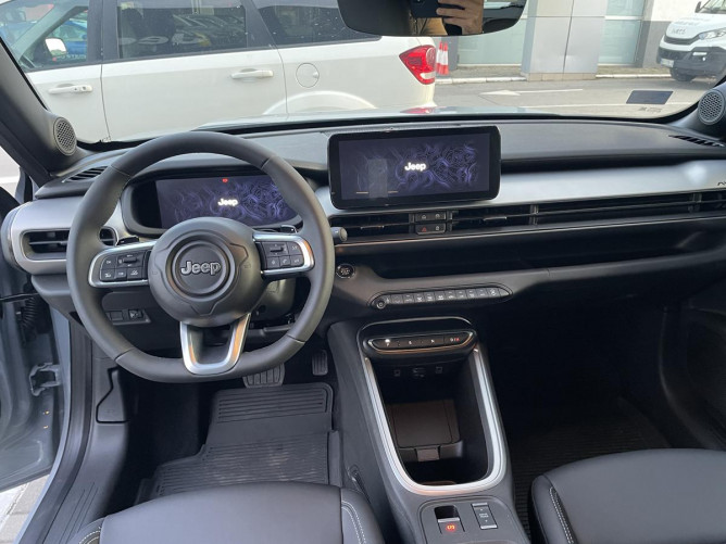 Jeep Avenger MHEV 1.2 136ks DCT6 UPLAND 4X4e - DEMO 