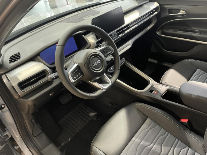 Jeep Avenger MHEV 1.2 136ks DCT6 UPLAND 4X4e 