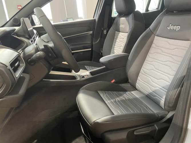 Jeep Avenger MHEV 1.2 136ks DCT6 UPLAND 4X4e 