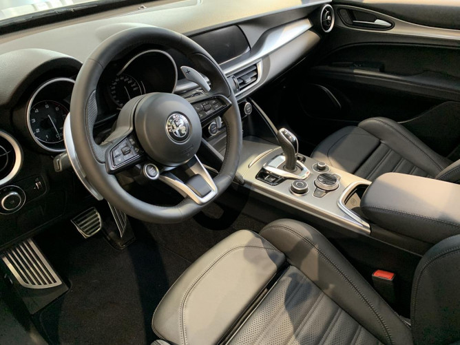 Alfa Romeo Stelvio 2.0 280ks AT8 Q4 Veloce 