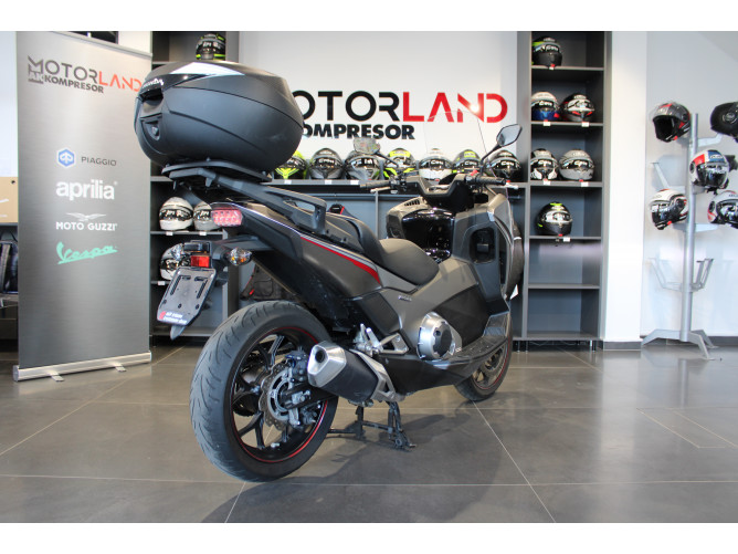 Honda Integra 750 