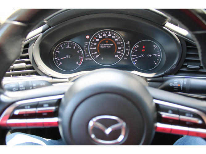 Mazda 3 2.0 eSkyactiv G 