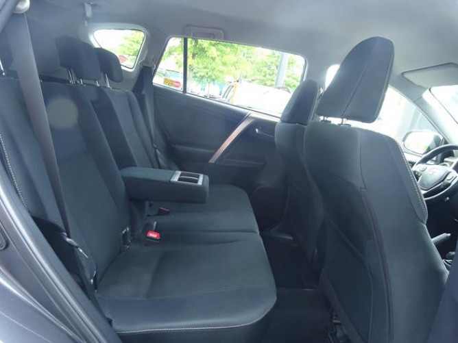 Toyota RAV 4 2.0 4x4 Elegant 