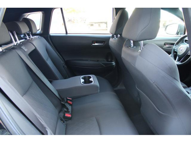 Toyota Corolla Cross 2.0 HEV E-CVT 