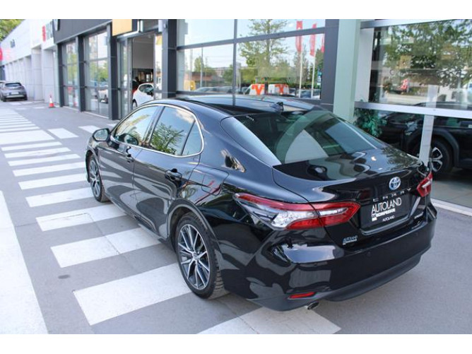 Toyota Camry 2.5 HYBRID CVT 