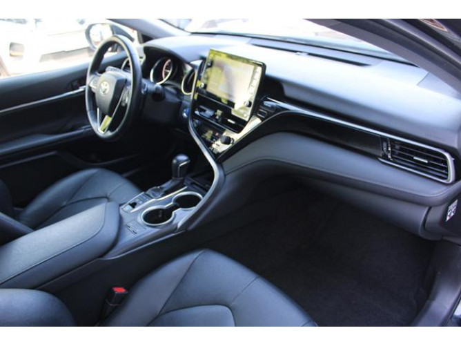 Toyota Camry 2.5 HYBRID CVT 