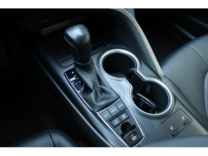 Toyota Camry 2.5 HYBRID CVT 
