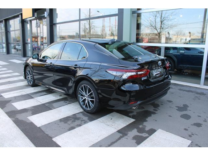 Toyota Camry 2.5 HYBRID CVT 