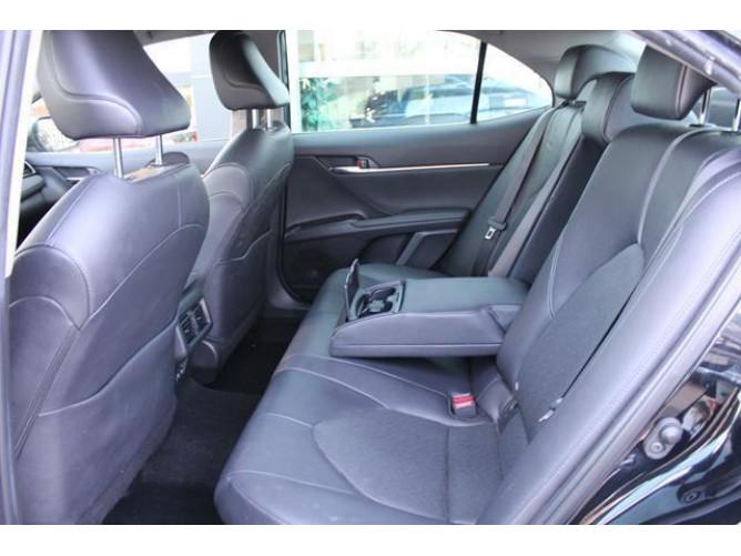 Toyota Camry 2.5 HYBRID CVT 