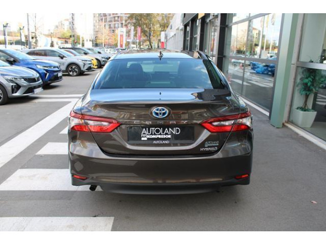 Toyota Camry 2.5 HYBRID AUT 